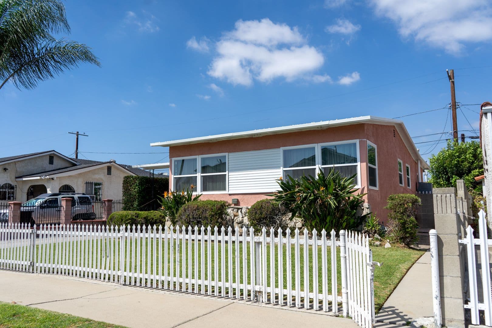 Los Angeles House: 821 E 104th St