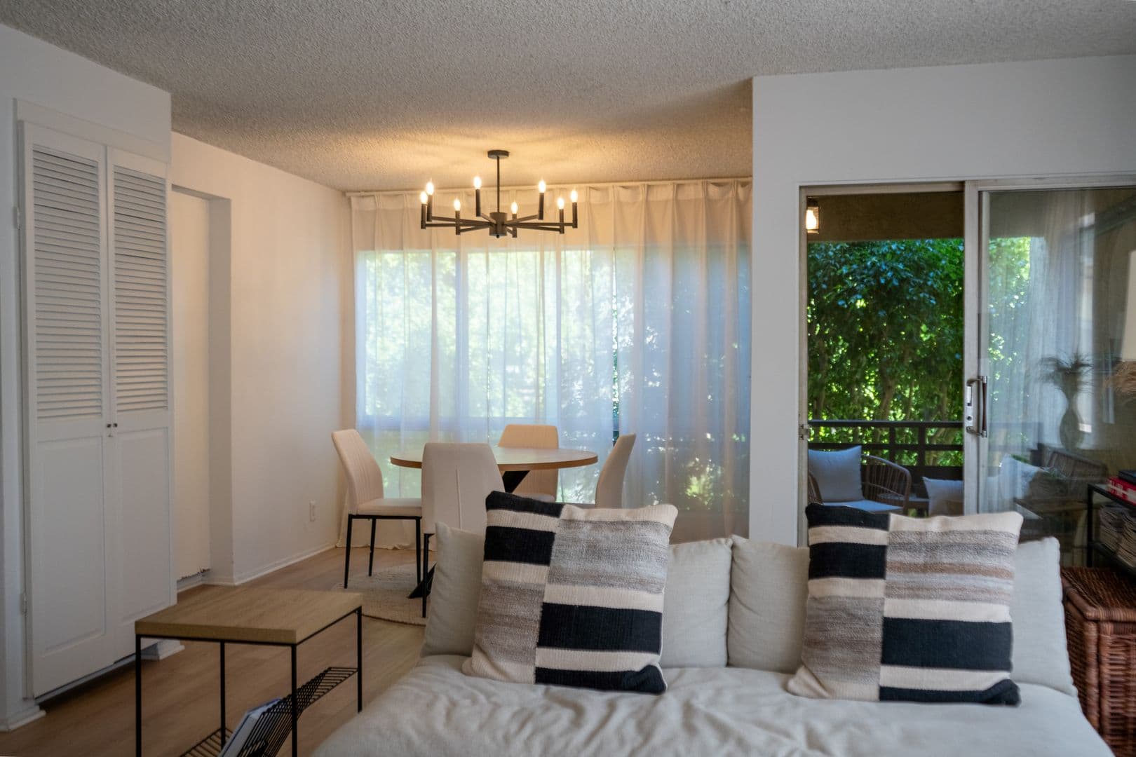 Culver City Condo: 6250 Buckingham Pkwy #208