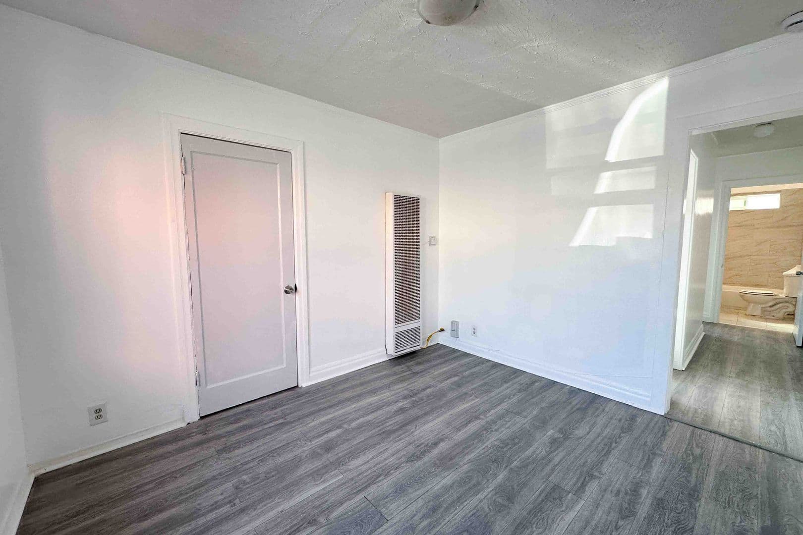 Los Angeles Apartment: 1720 W Gage Ave