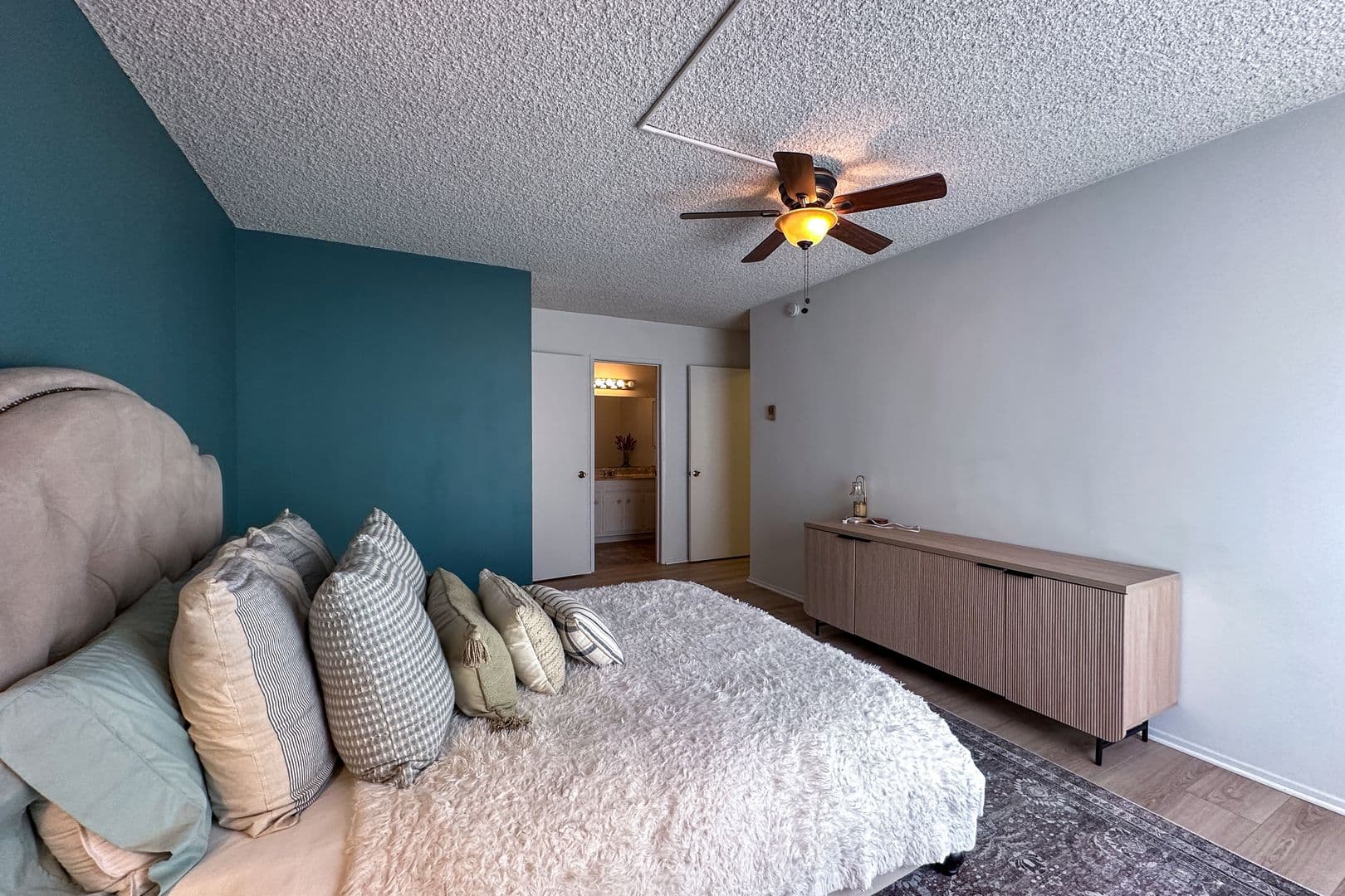 Culver City Condo: 6250 Buckingham Pkwy #208