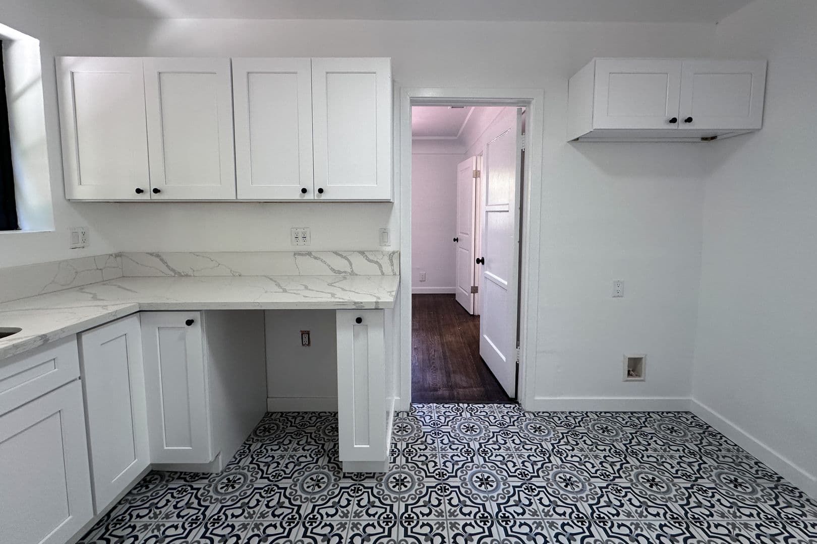 Los Angeles House: 1521 S Stanley Ave