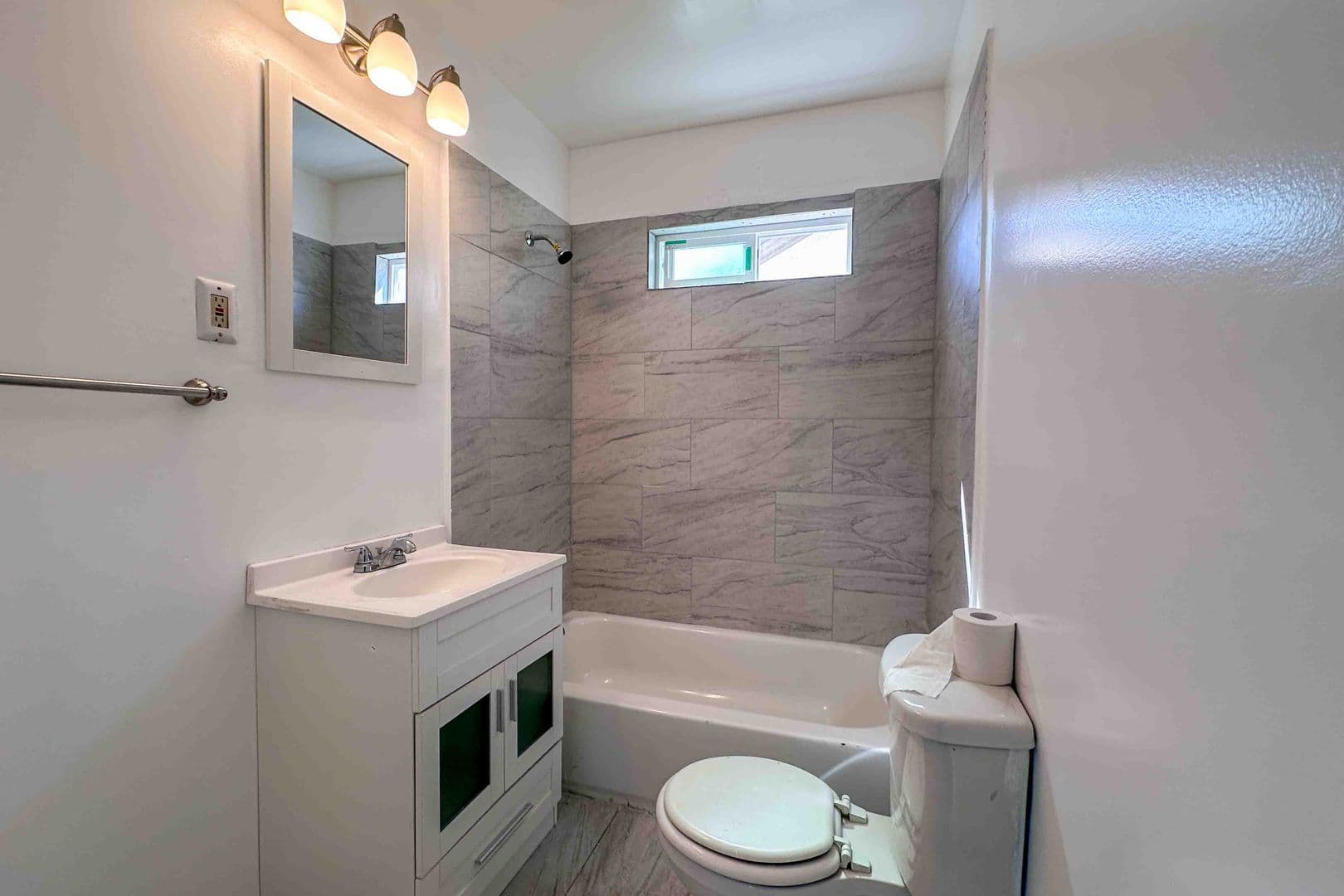 Los Angeles Apartment: 1720 W Gage Ave