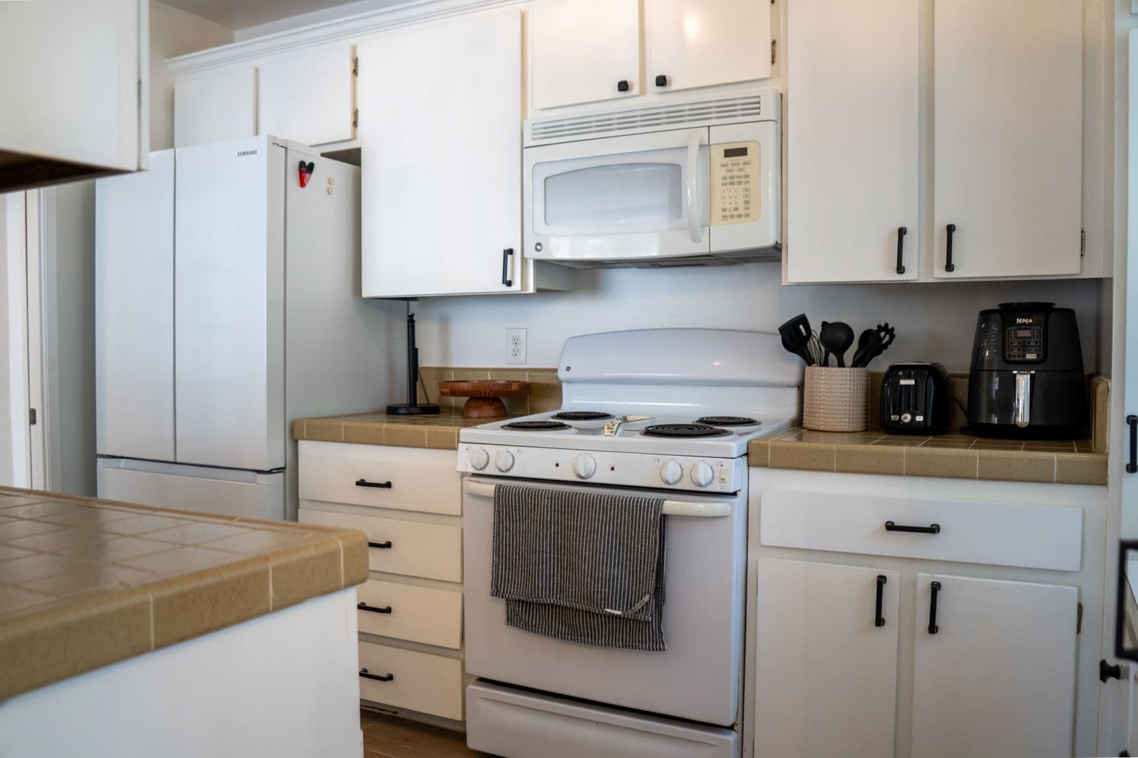 Culver City Condo: 6250 Buckingham Pkwy #208