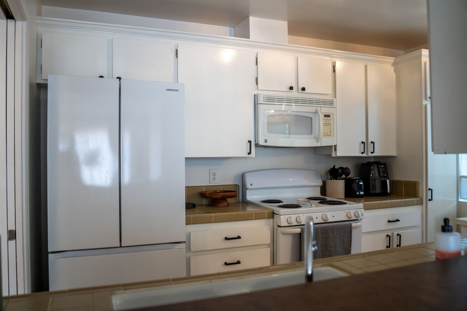 Culver City Condo: 6250 Buckingham Pkwy #208