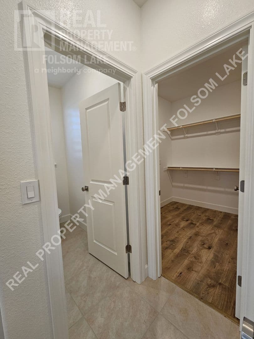 Roseville House: 433 Crescent Moon Crt