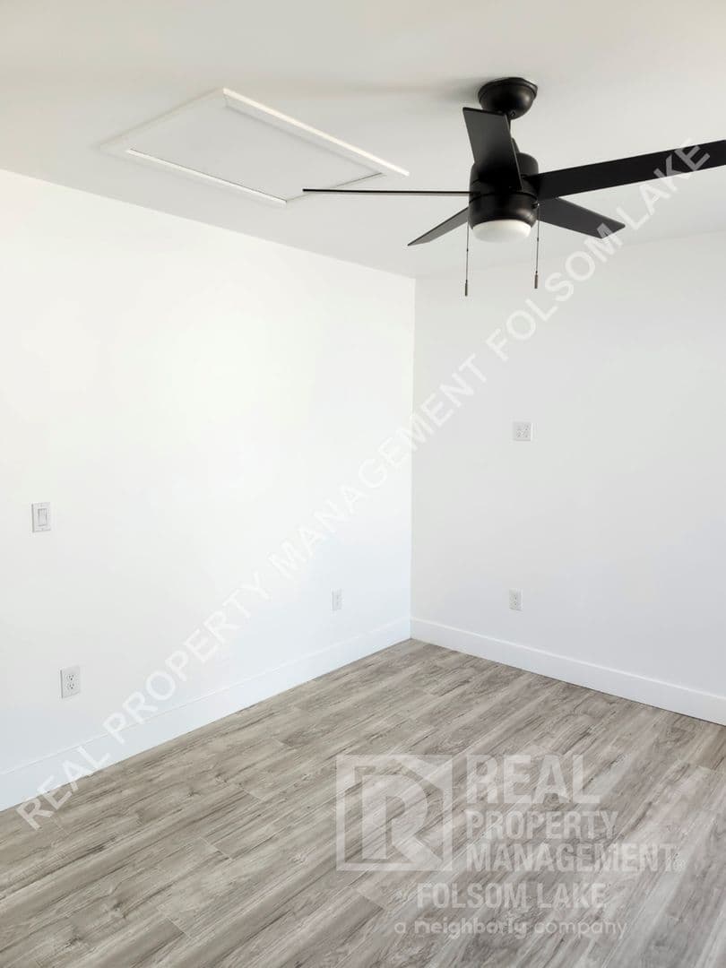 Folsom House: 814 1/2 Rumsey Way
