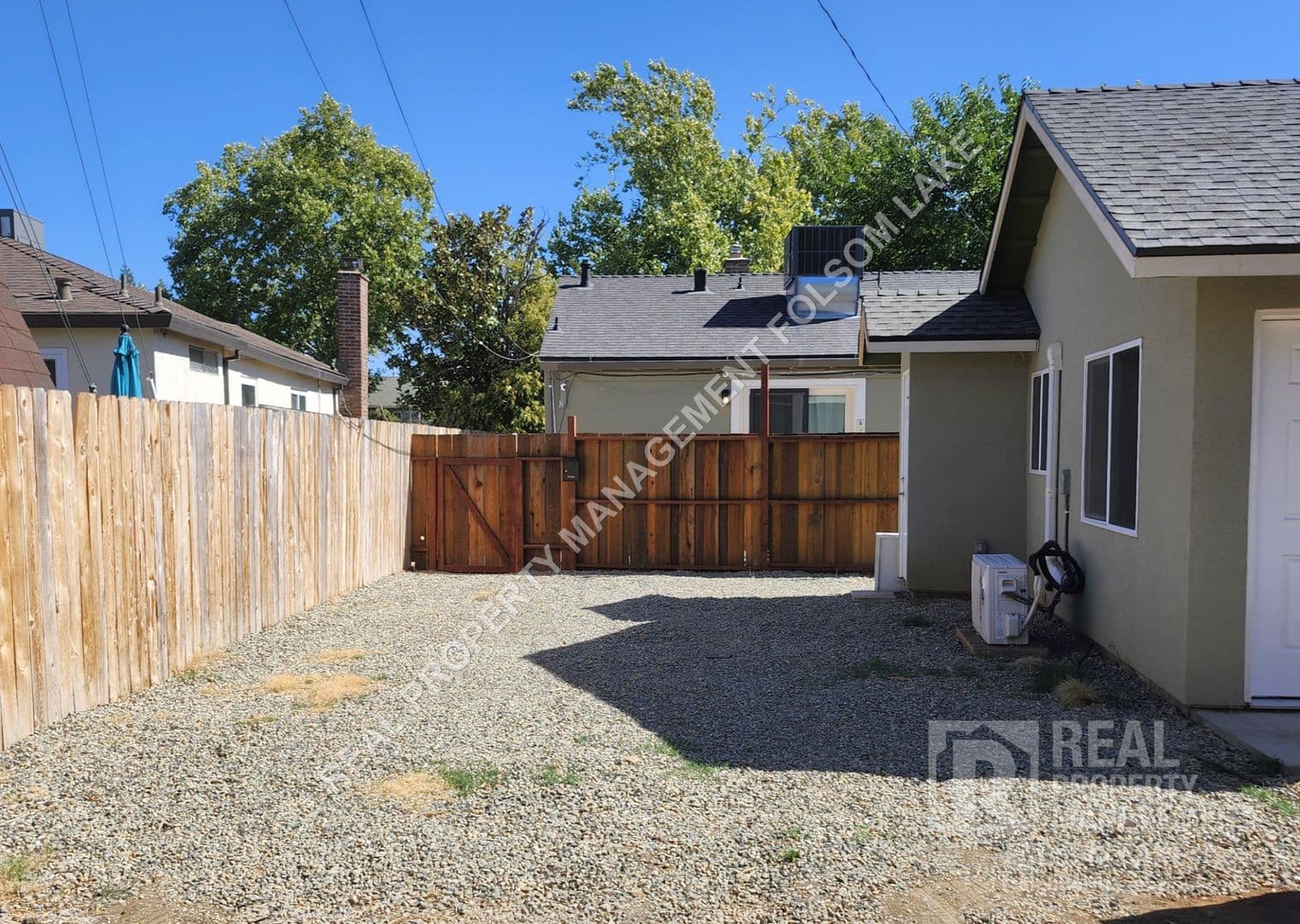 Folsom House: 814 1/2 Rumsey Way