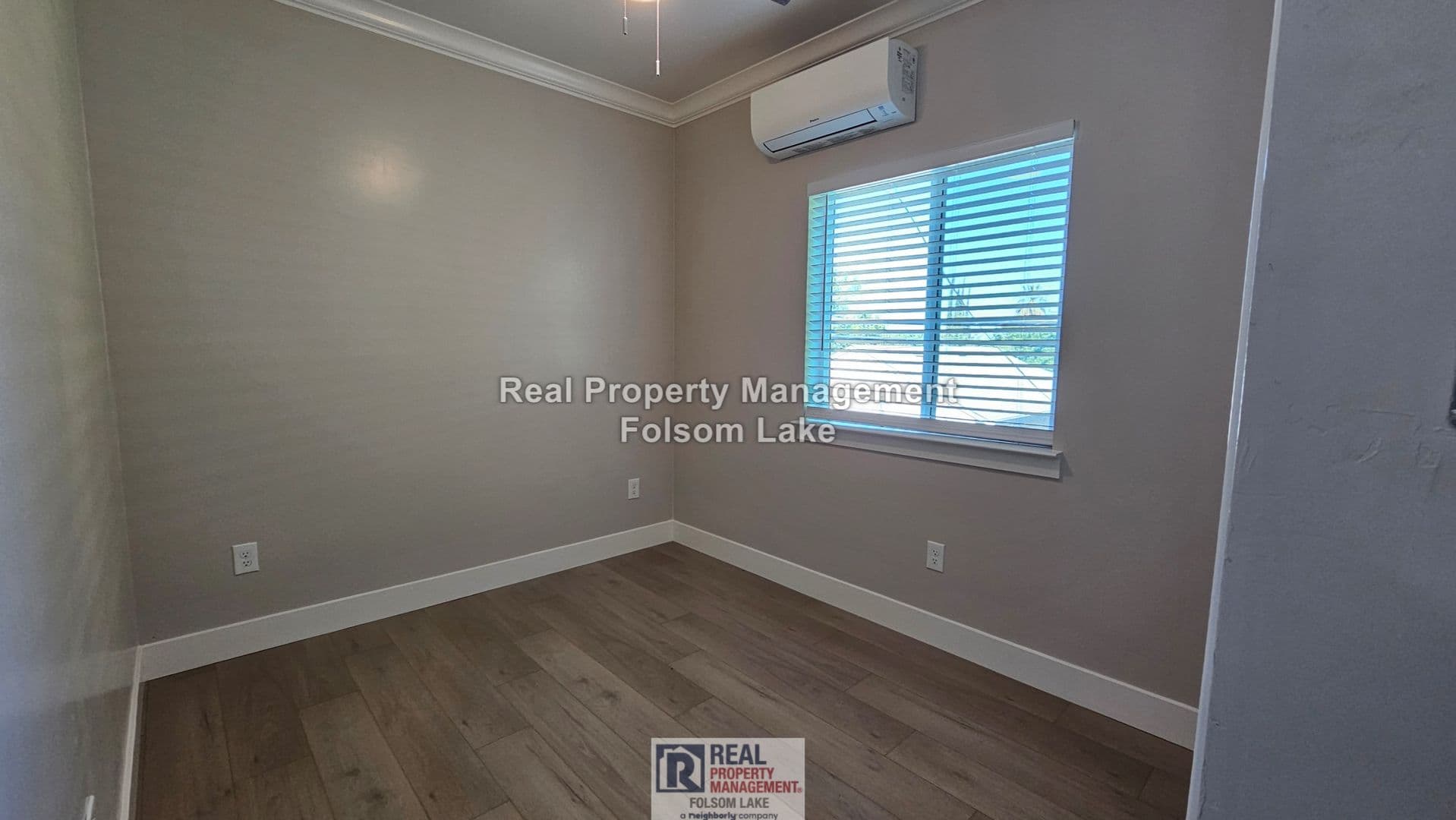 Sacramento House: 5453-2 Bradford Drive