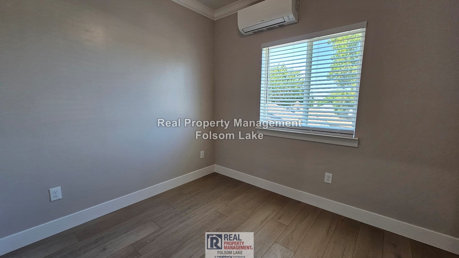 Sacramento House: 5453-2 Bradford Drive