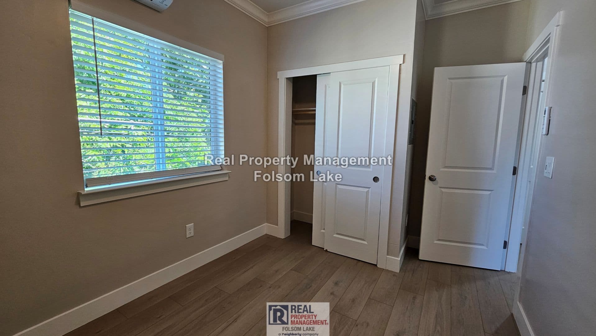 Sacramento House: 5453-2 Bradford Drive