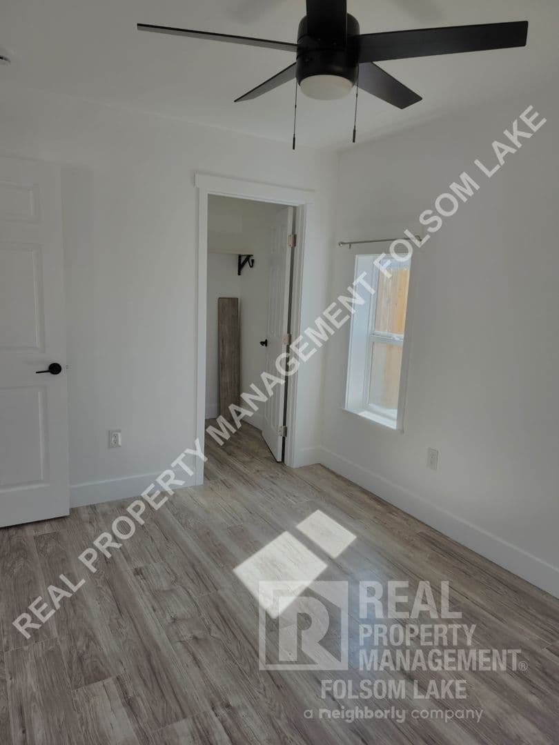 Folsom House: 814 1/2 Rumsey Way