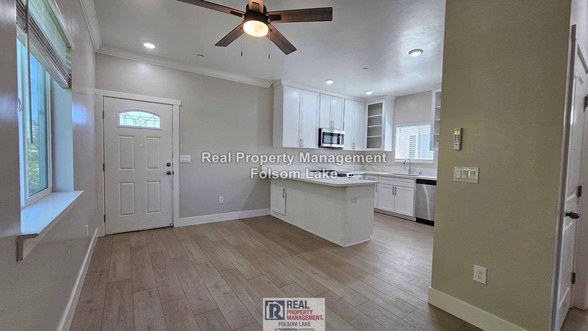 Sacramento House: 5453-2 Bradford Drive