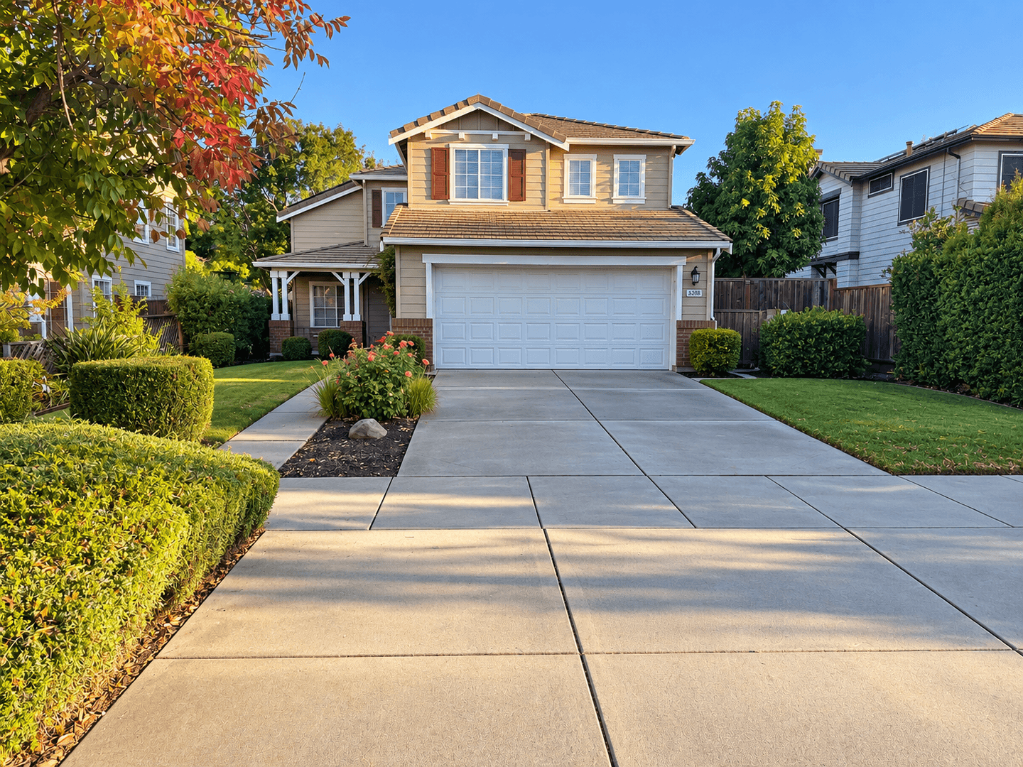 Livermore House: 6308 Scenic Ave