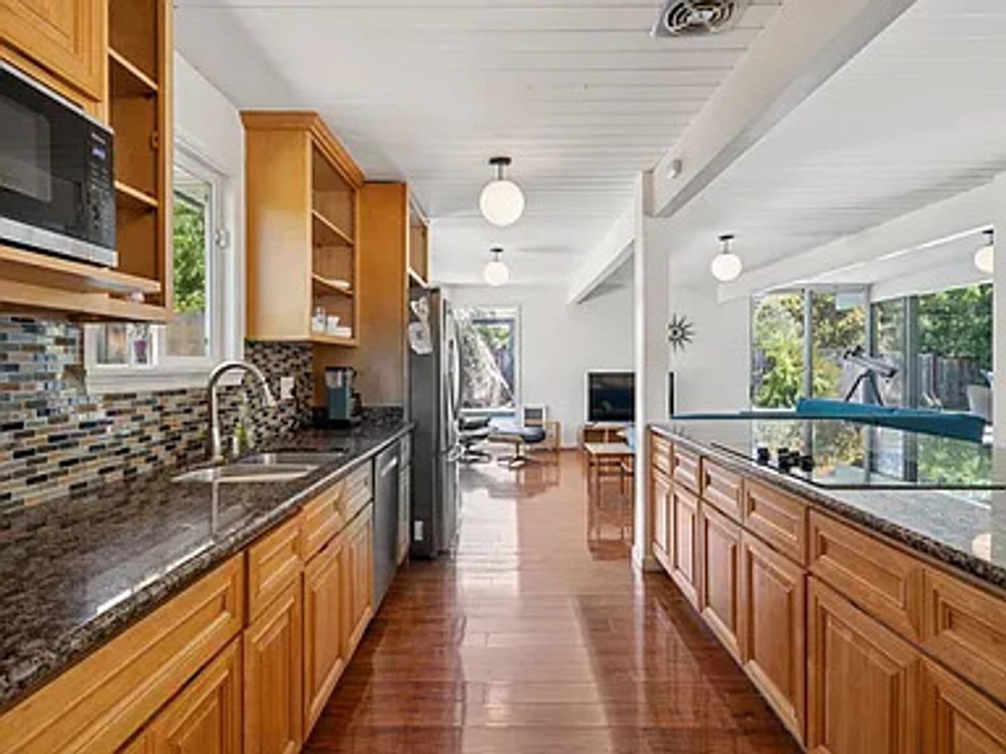 Concord House: 3767 Gainsborough Dr