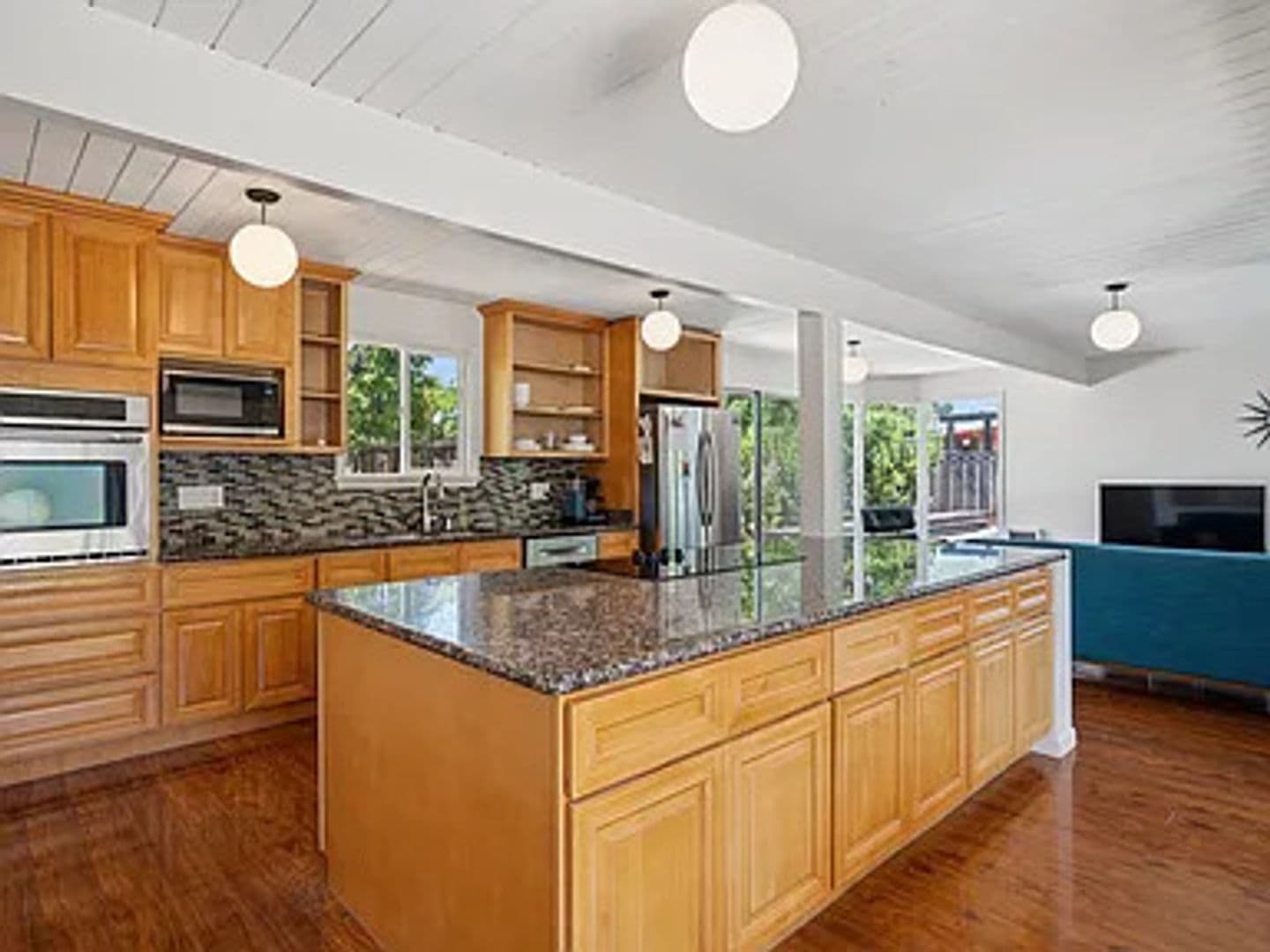 Concord House: 3767 Gainsborough Dr