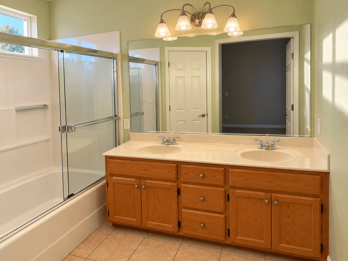 Livermore House: 6308 Scenic Ave