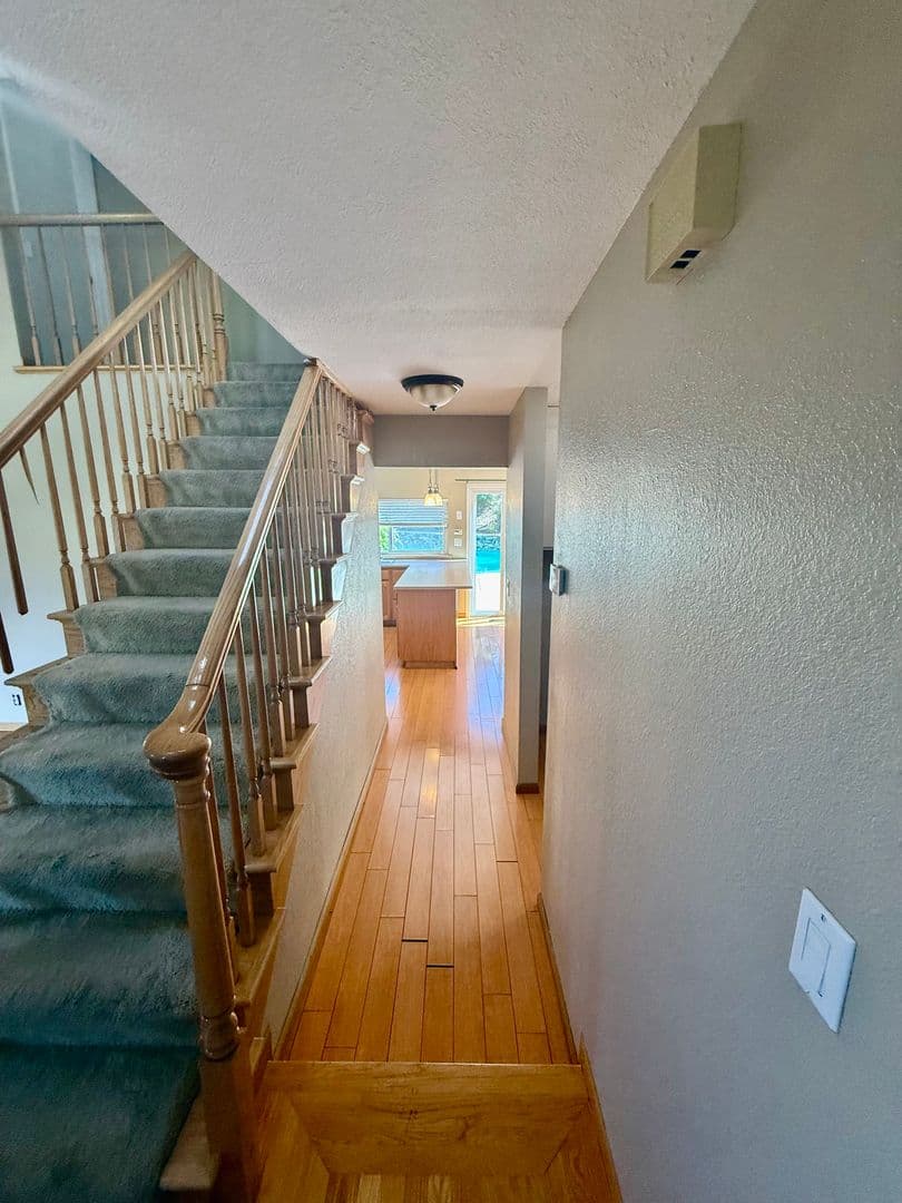 Clayton House: 101 Mt Whitney Way