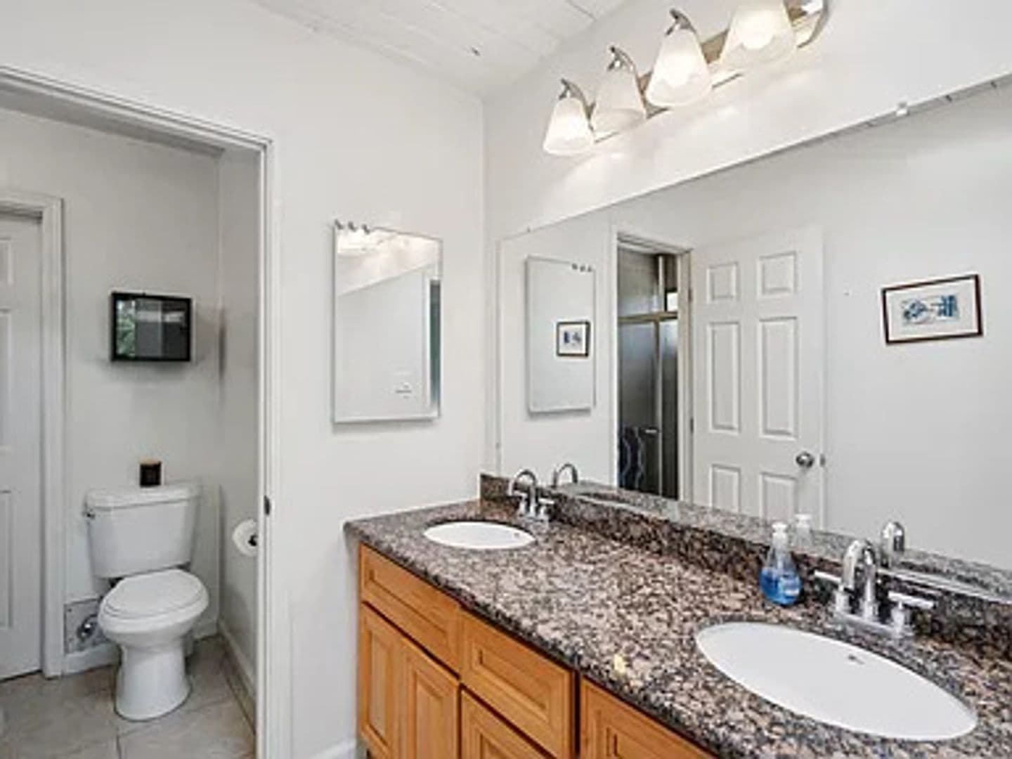 Concord House: 3767 Gainsborough Dr