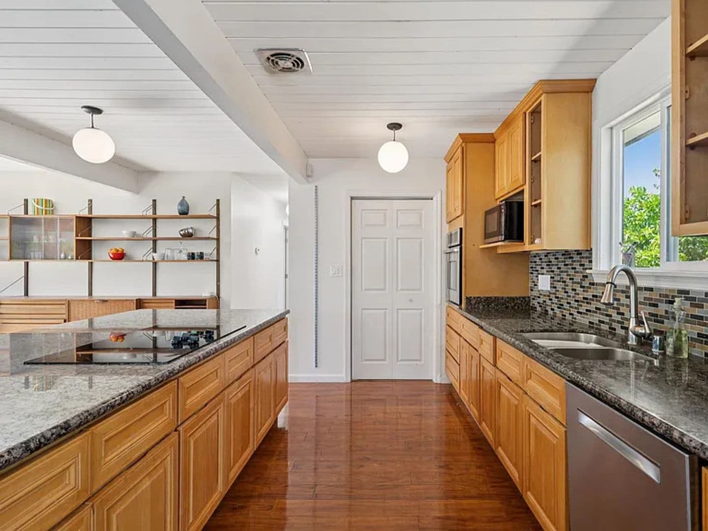 Concord House: 3767 Gainsborough Dr