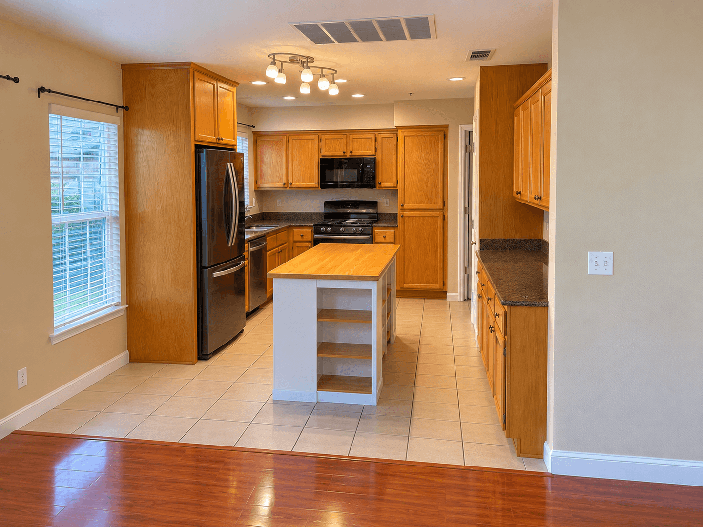 Livermore House: 6308 Scenic Ave