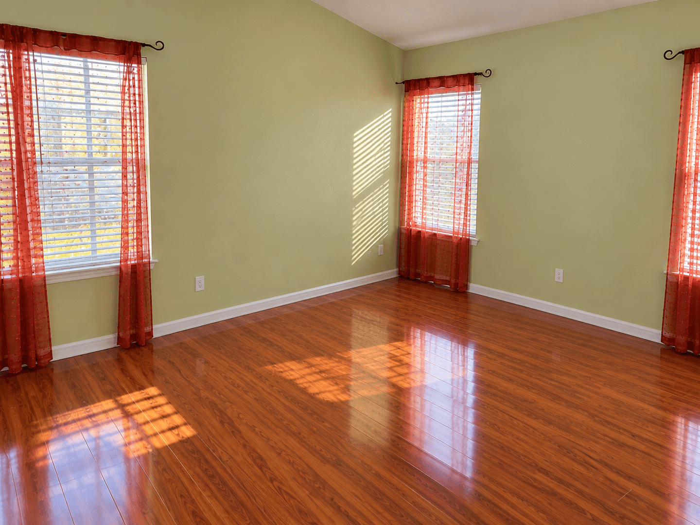 Livermore House: 6308 Scenic Ave