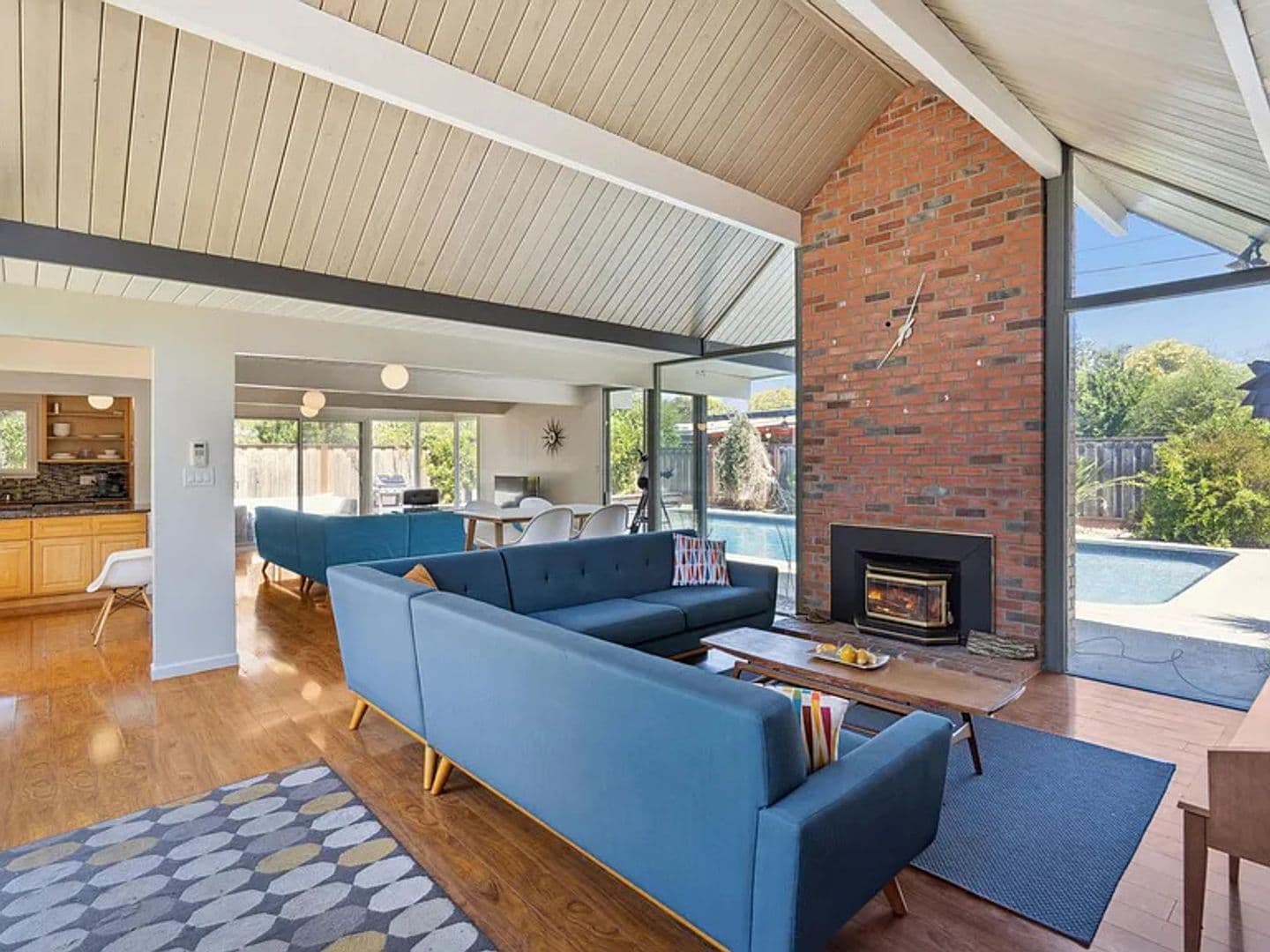 Concord House: 3767 Gainsborough Dr