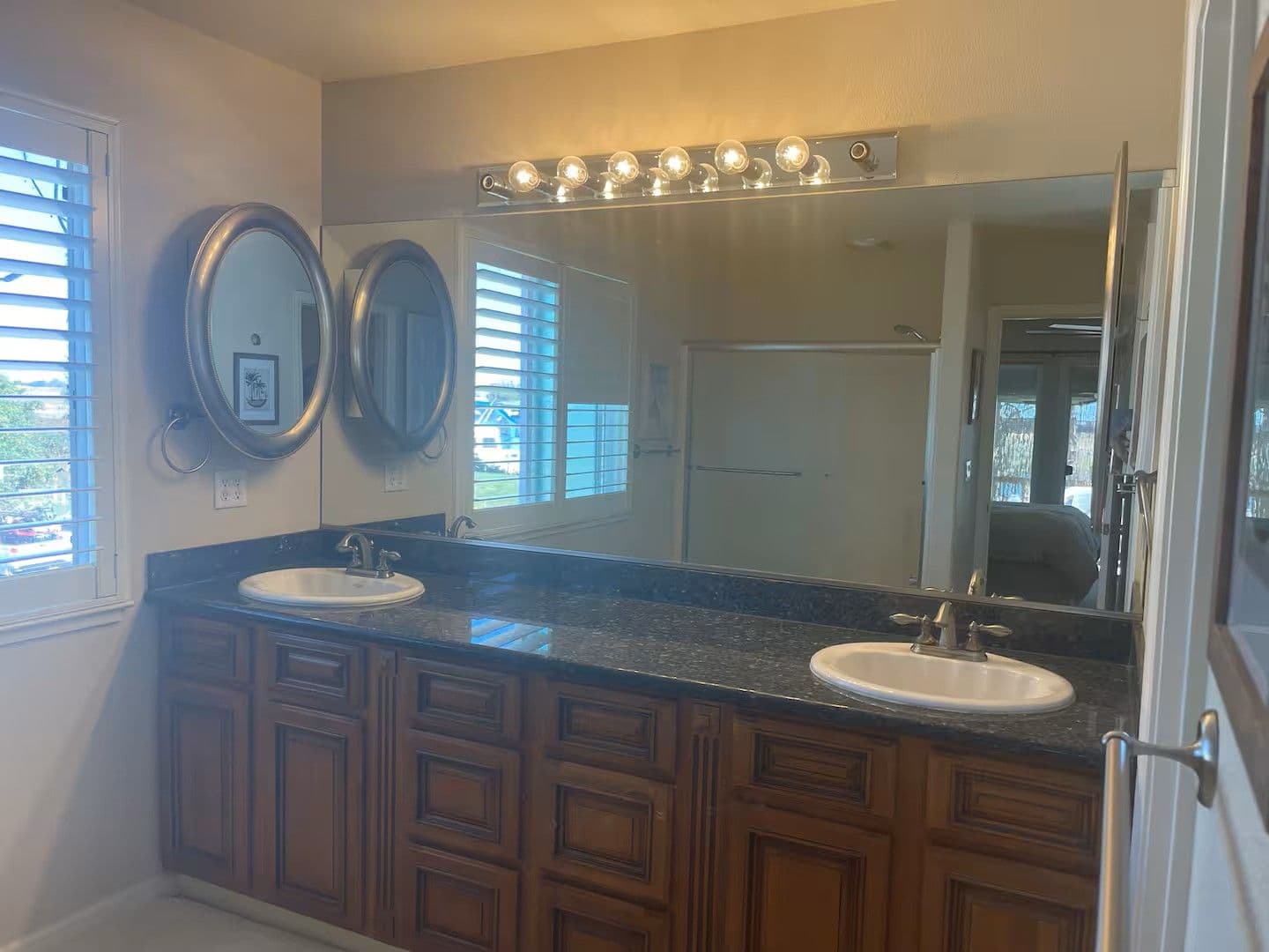 Bethel Island House: 1864 Taylor Rd A
