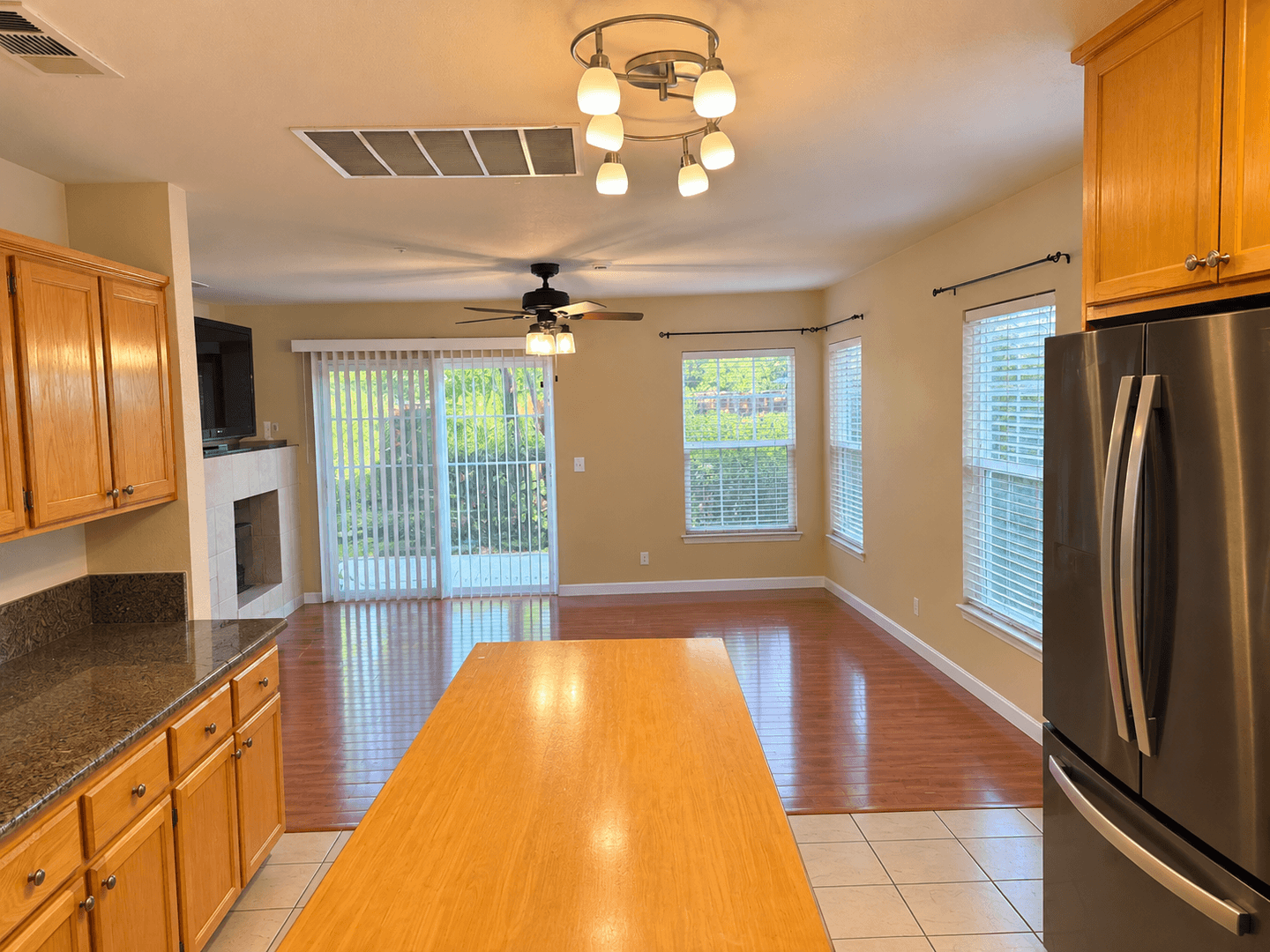 Livermore House: 6308 Scenic Ave