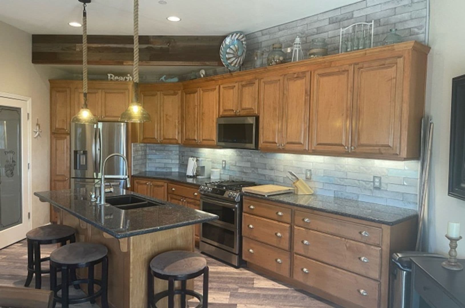 Bethel Island House: 1864 Taylor Rd A