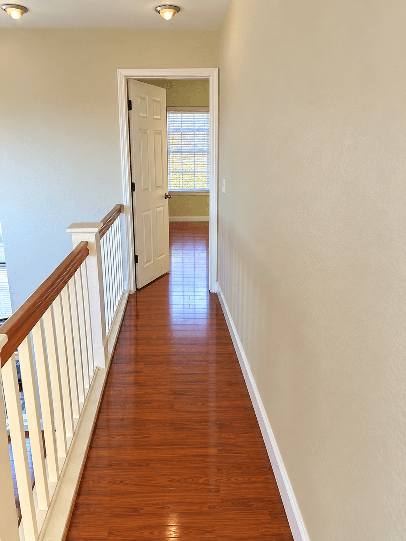 Livermore House: 6308 Scenic Ave