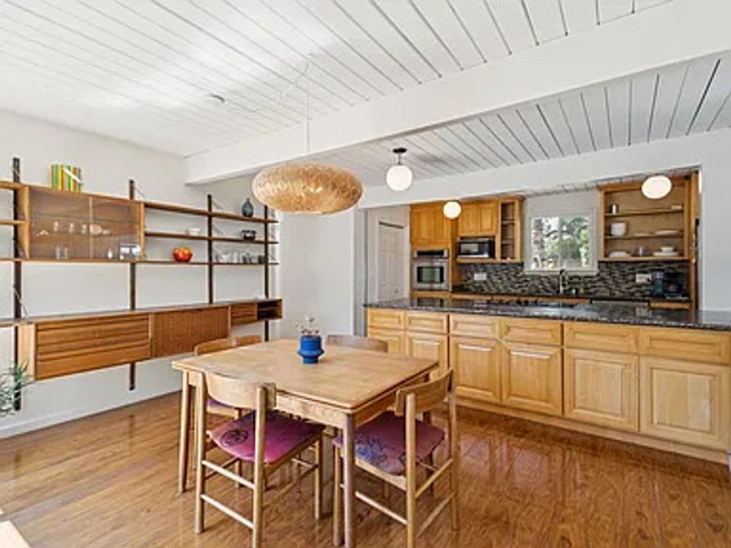Concord House: 3767 Gainsborough Dr
