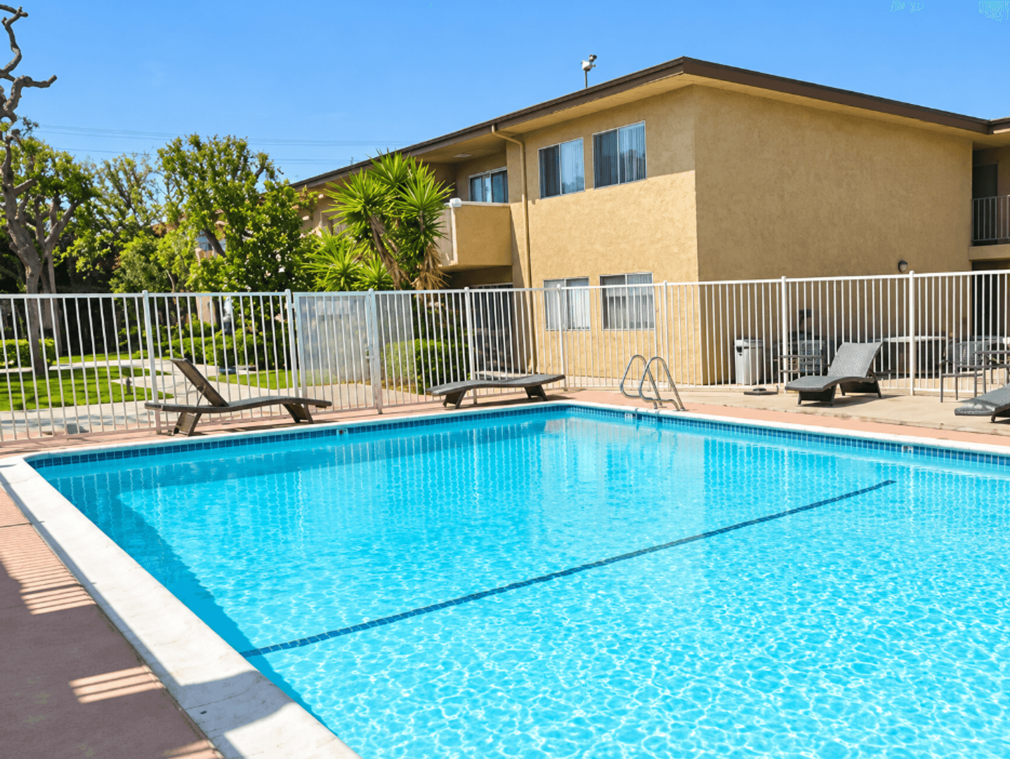 Lawndale Condo: 4727 W 147th St