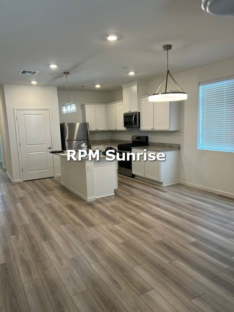 Rio Vista House: 4415 Canada Way