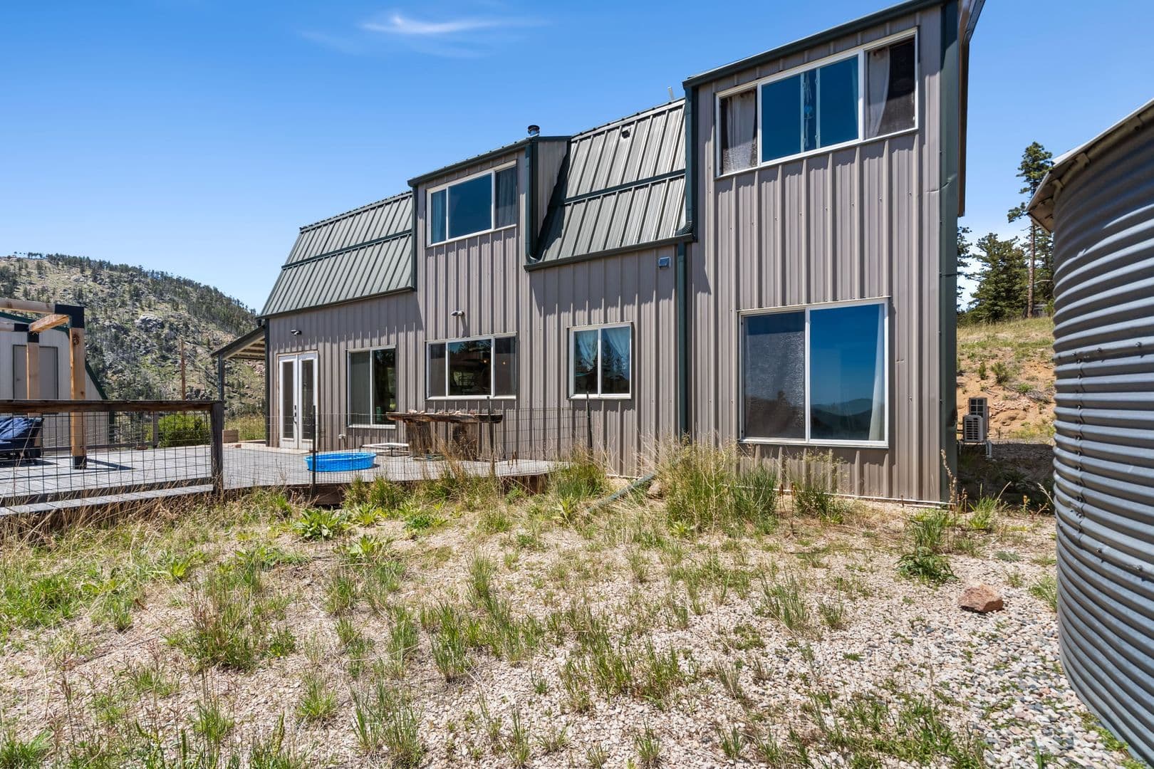 Bellvue House: 1154 Redstone Drive (DT-LN)