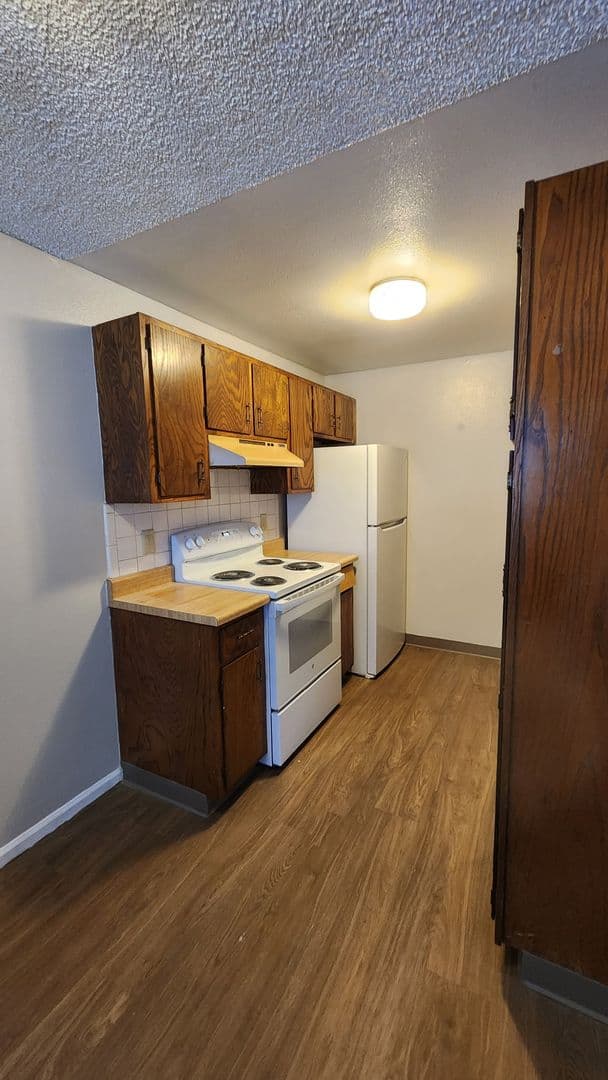 Cheyenne Apartment: 4517 Parkview Drive
