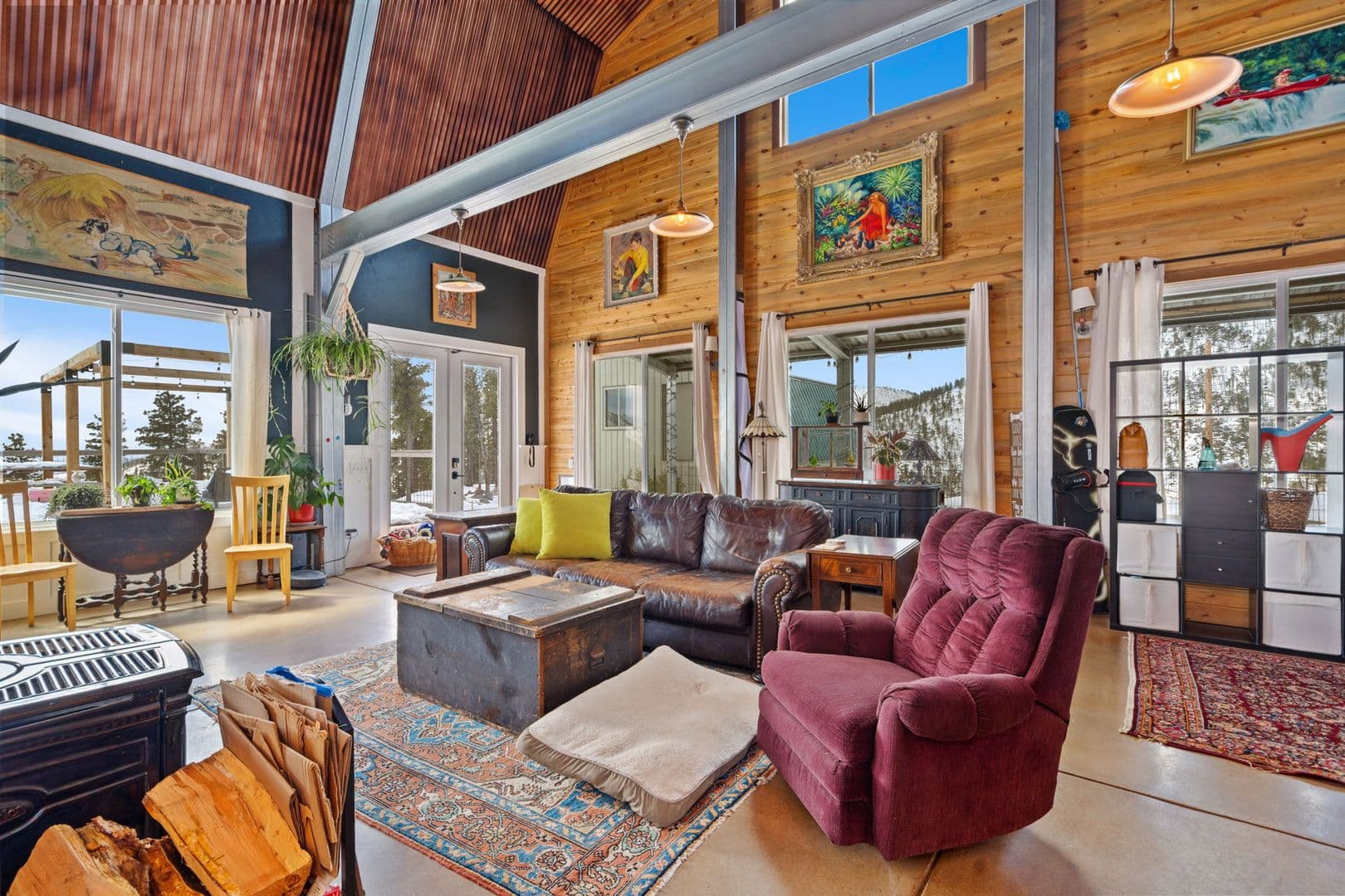 Bellvue House: 1154 Redstone Drive (DT-LN)