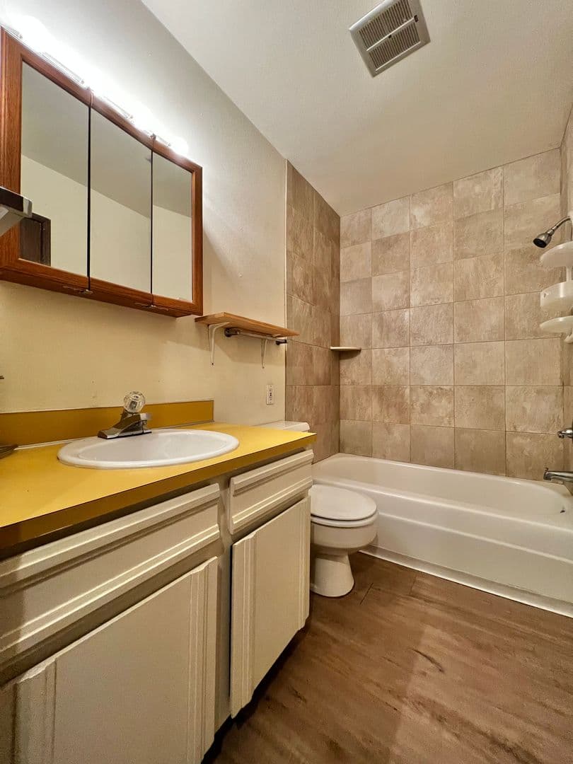 Fort Collins Apartment: 125 Dartmouth Trail