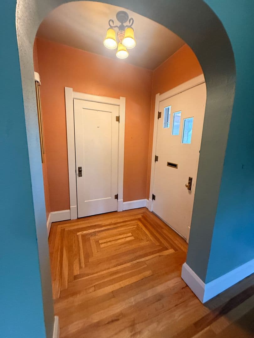 Laramie House: 609 E Garfield St
