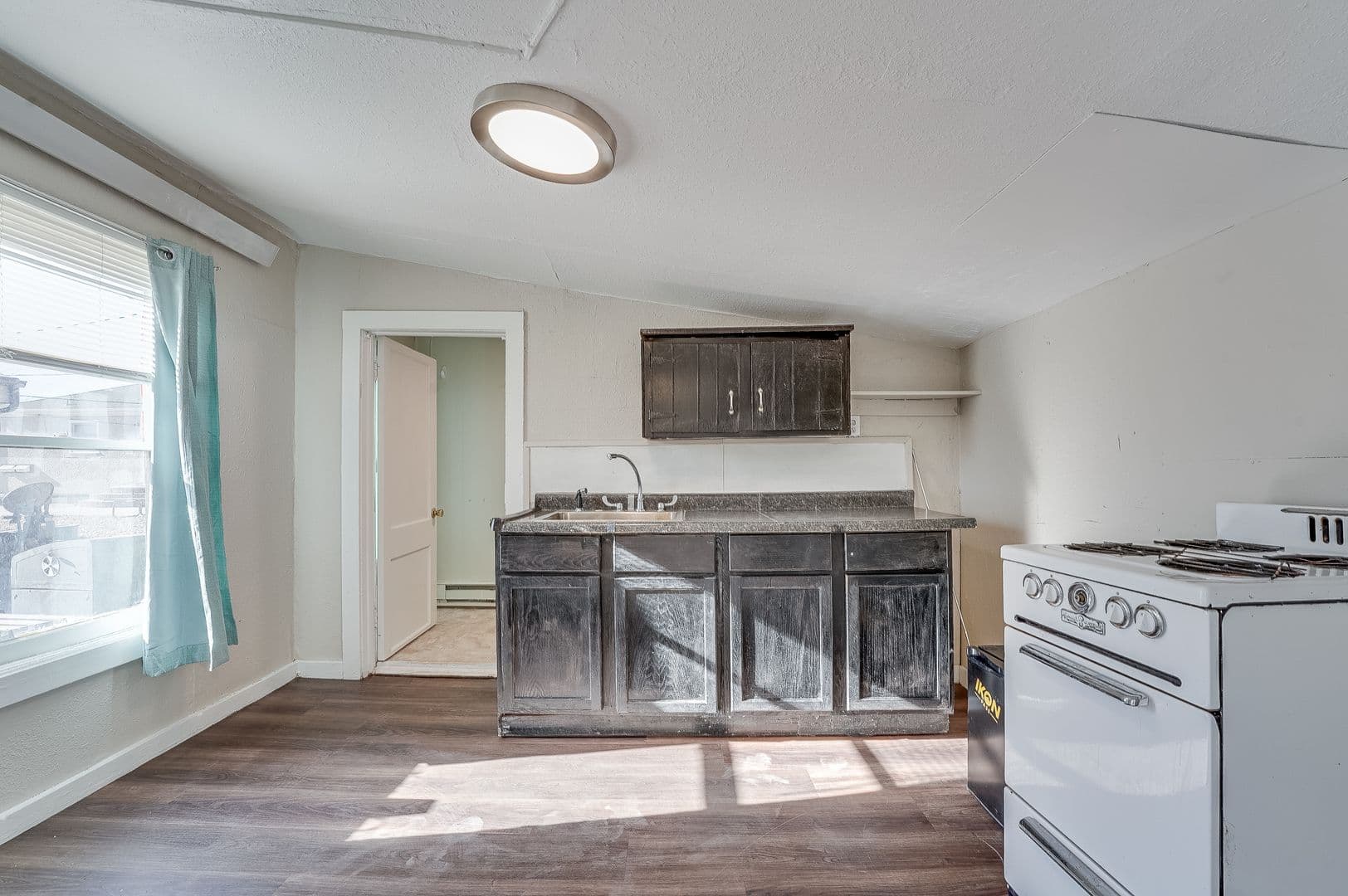 Laramie Apartment: 1111 E. Flint St.