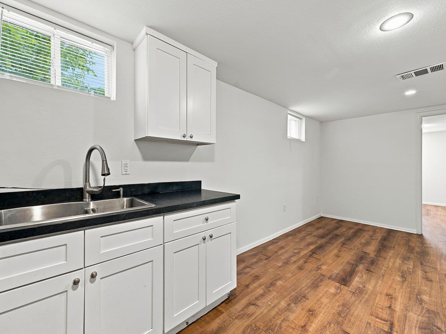 Greeley Apartment: 2122 8th Avenue