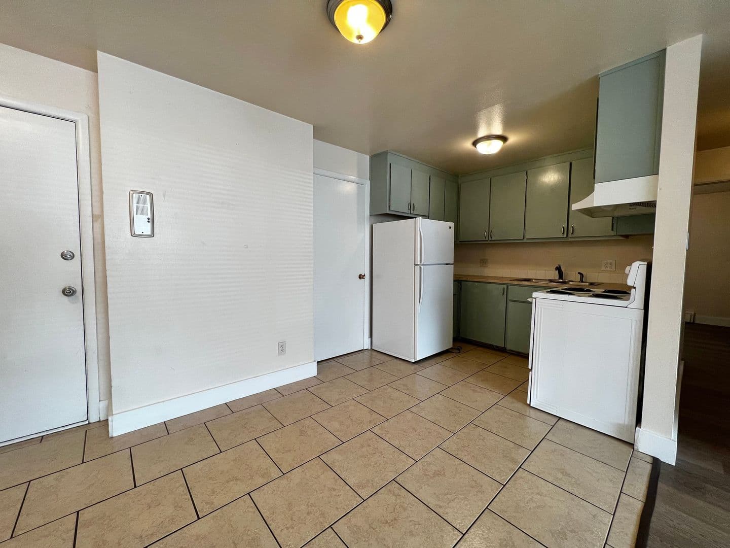 Fort Collins Apartment: 327 Mathews Street