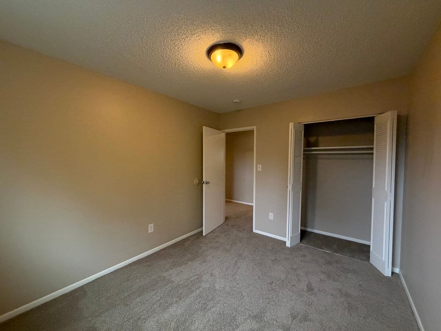 Fort Collins Apartment: 1919 Pecan Street