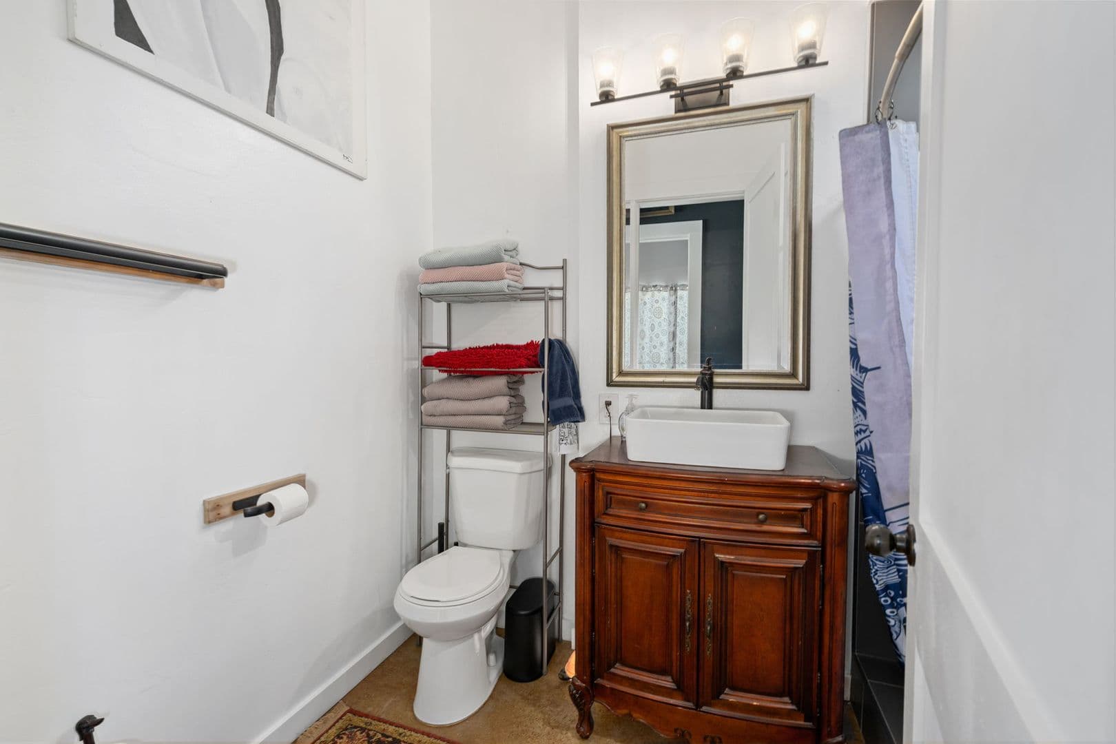 Bellvue House: 1154 Redstone Drive (DT-LN)