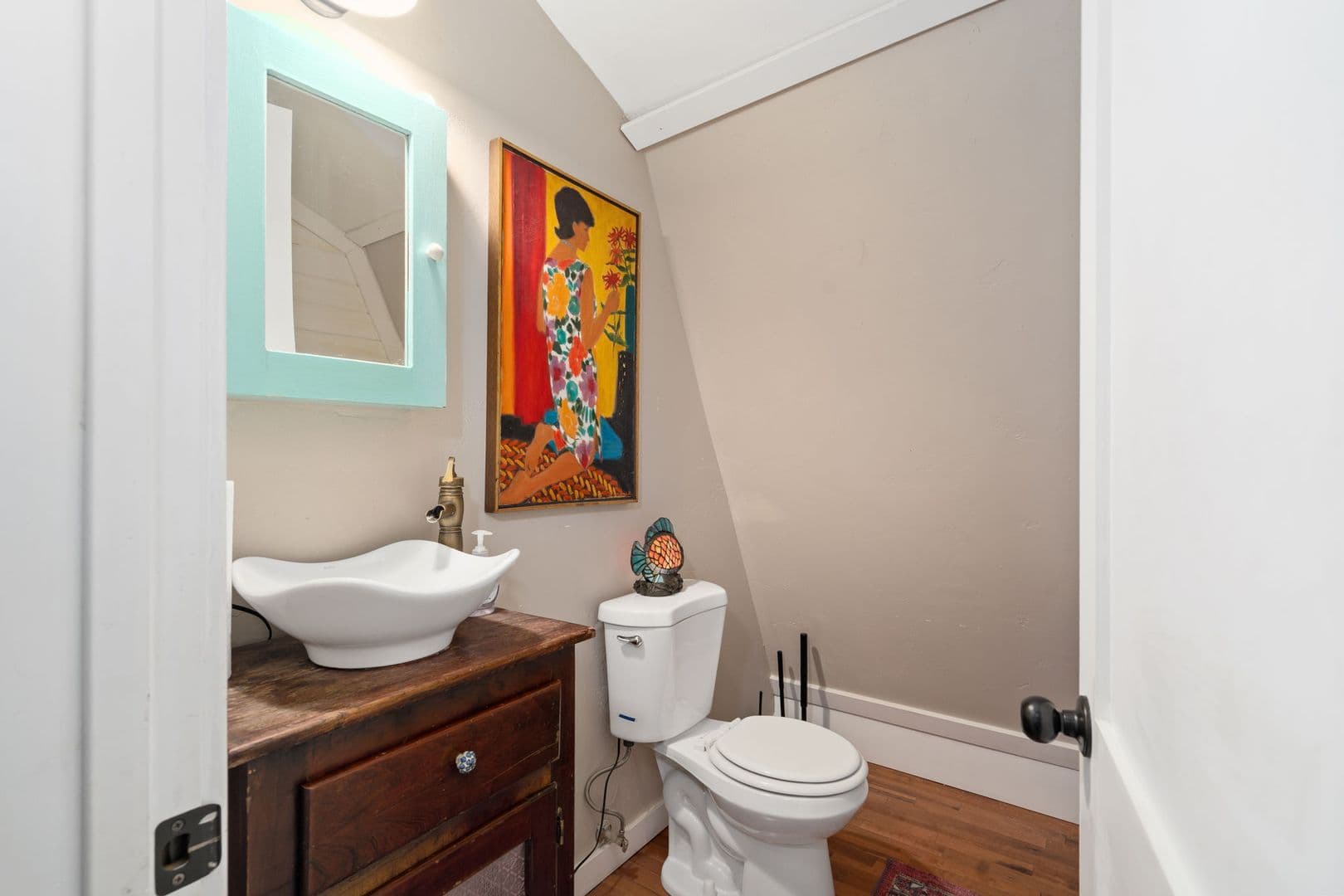 Bellvue House: 1154 Redstone Drive (DT-LN)
