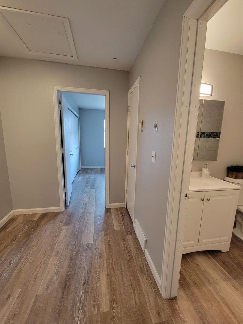 Palisade Apartment: 922 William Ct.