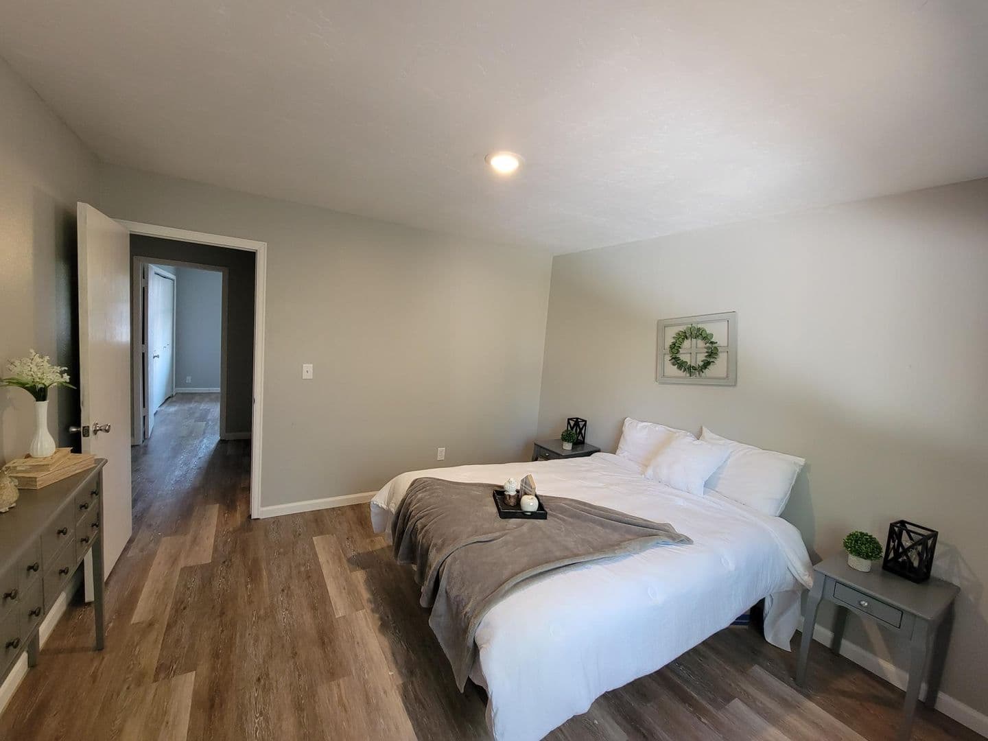 Palisade Apartment: 922 William Ct.