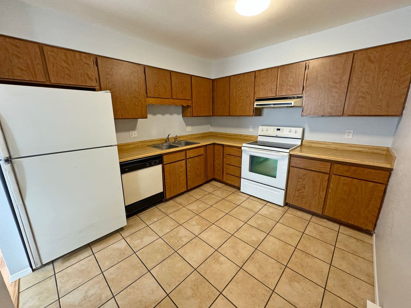 Pueblo Apartment: 1608 - 1610 W Summit Ave