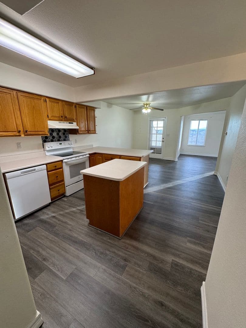 Pueblo West Apartment: 228-230 W Elbow Dr