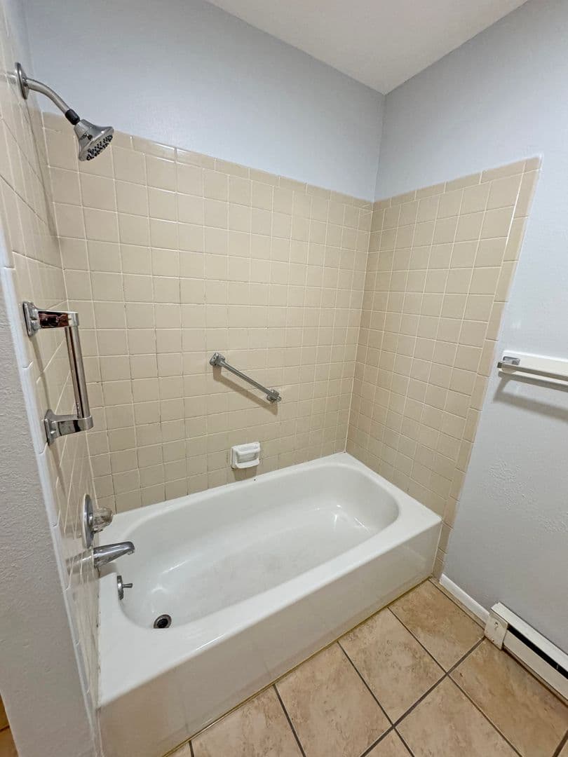 Pueblo Apartment: 1608 - 1610 W Summit Ave