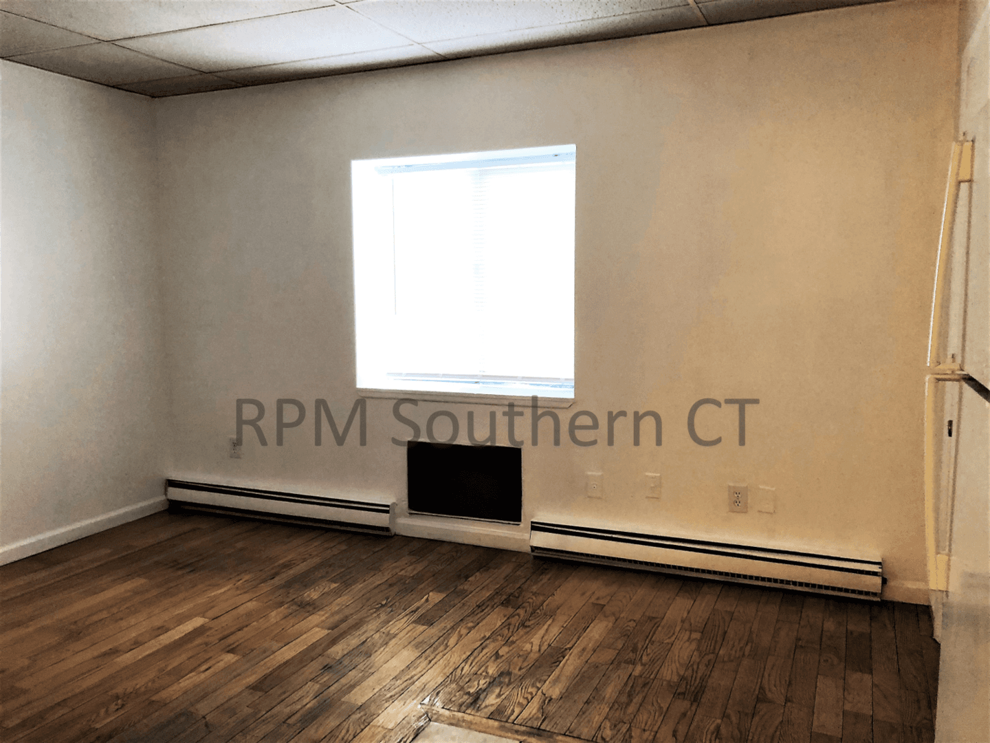 Bridgeport Apartment: 423 Wells Street